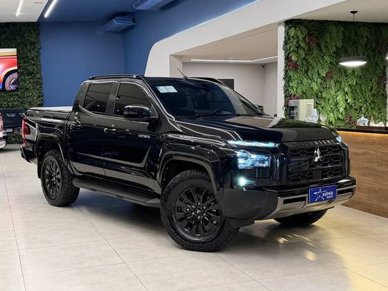 MITSUBISHI TRITON 2.4 BITURBO DIESEL CD KATANA 4X4 AUTOMÁTICO MITSUBISHI TRITON 2.4 BITURBO DIESEL CD KATANA 4X4 AUTOMÁTICO